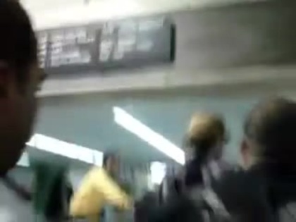 Demi Lovato No Aeroporto - Brasil 18.04.2012 (948)