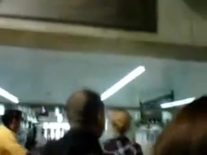 Demi Lovato No Aeroporto - Brasil 18.04.2012 (985)