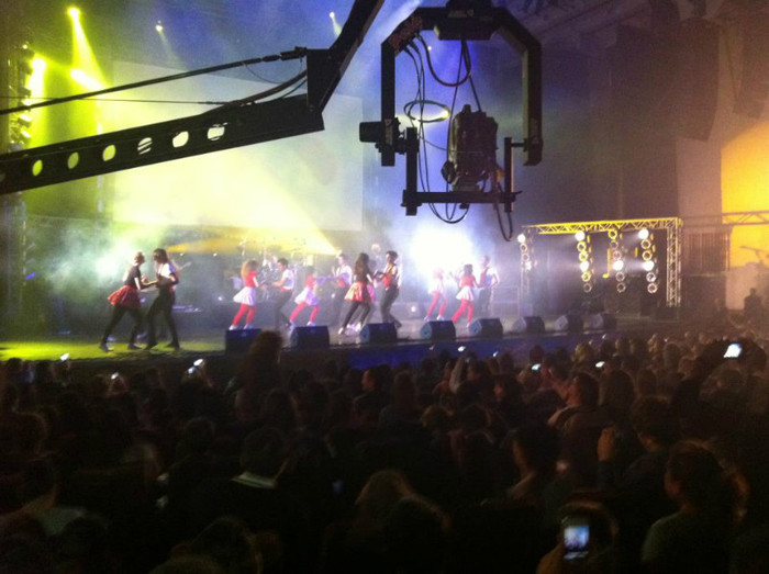 432192_345664595476890_227253193984698_972032_2125115440_n - Concert Lala Love