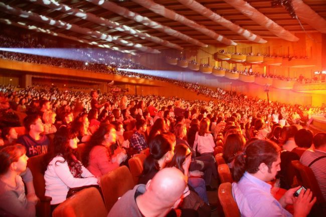 lala-band-a-ridicat-sala-palatului-in-picioare-in-cadrul-concertului-exploziv-lala-love_8 - Concert Lala Love