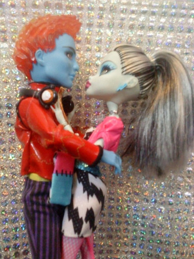 hot_holt_and_frankie_by_peskypixie81-d423oe6 - monster high