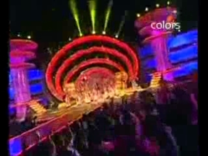 00_00_30 - Sara Khan Dance Perfomance on Bigg Boss Grand Finale