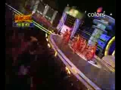 00_02_23 - Sara Khan Dance Perfomance on Bigg Boss Grand Finale