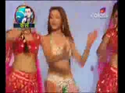 00_02_32 - sara khan 4