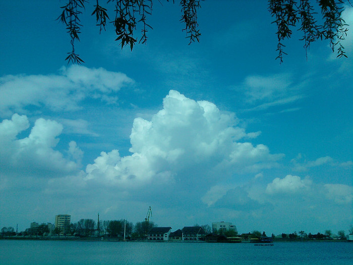 Apoi... veti vedea in ep 3 :X