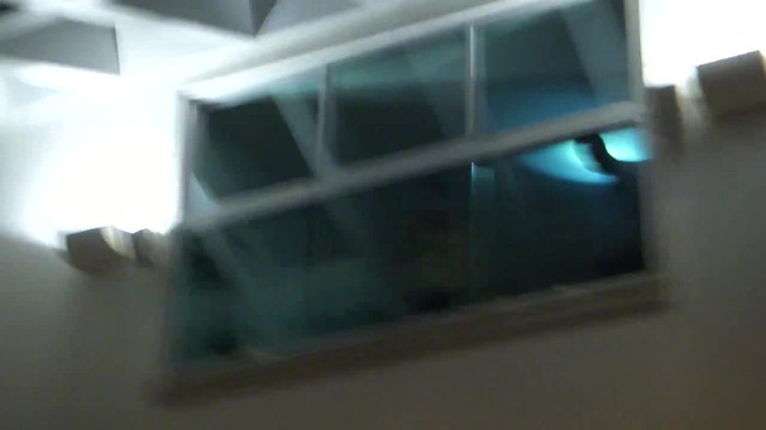Demi  -  Sheraton Barra (59) - Demi - She Welcomes Fans From Hotel Balcony