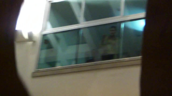 Demi  -  Sheraton Barra (425) - Demi - She Welcomes Fans From Hotel Balcony