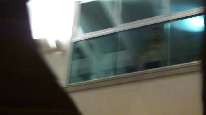 Demi  -  Sheraton Barra (433) - Demi - She Welcomes Fans From Hotel Balcony