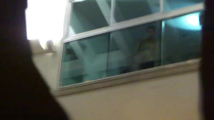 Demi  -  Sheraton Barra (435) - Demi - She Welcomes Fans From Hotel Balcony