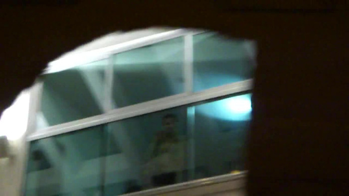 Demi  -  Sheraton Barra (463) - Demi - She Welcomes Fans From Hotel Balcony
