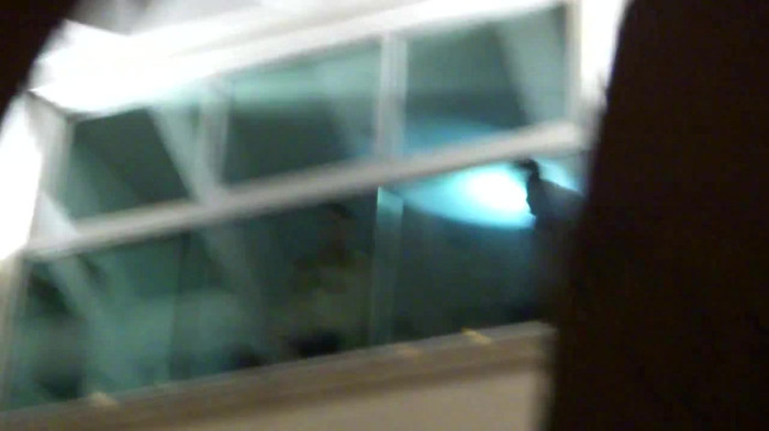 Demi  -  Sheraton Barra (467) - Demi - She Welcomes Fans From Hotel Balcony