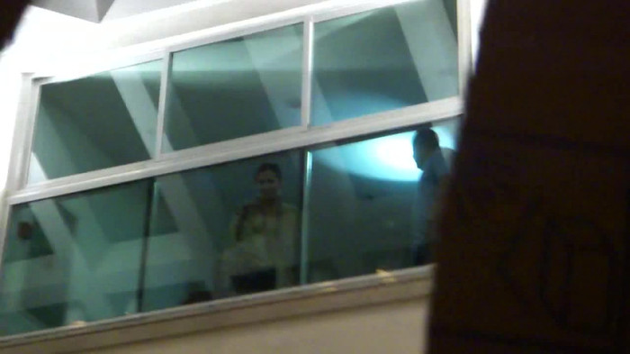 Demi  -  Sheraton Barra (468) - Demi - She Welcomes Fans From Hotel Balcony