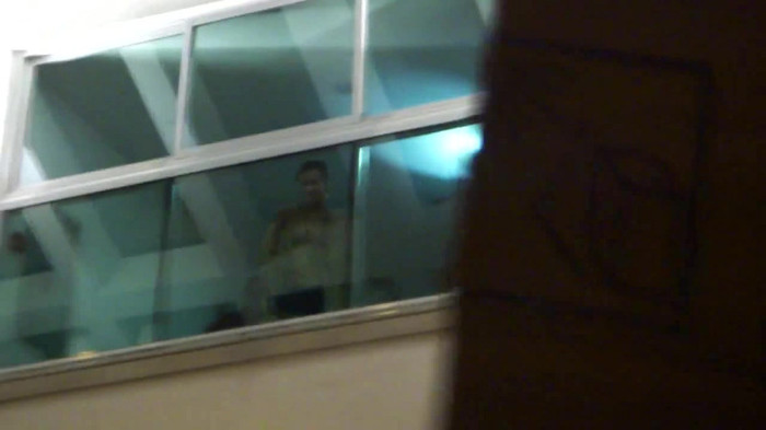 Demi  -  Sheraton Barra (476) - Demi - She Welcomes Fans From Hotel Balcony