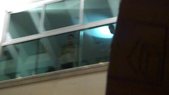 Demi  -  Sheraton Barra (478) - Demi - She Welcomes Fans From Hotel Balcony