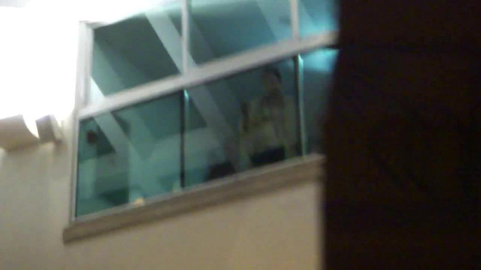 Demi  -  Sheraton Barra (496) - Demi - She Welcomes Fans From Hotel Balcony