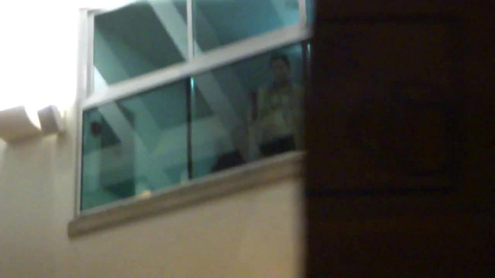 Demi  -  Sheraton Barra (498) - Demi - She Welcomes Fans From Hotel Balcony