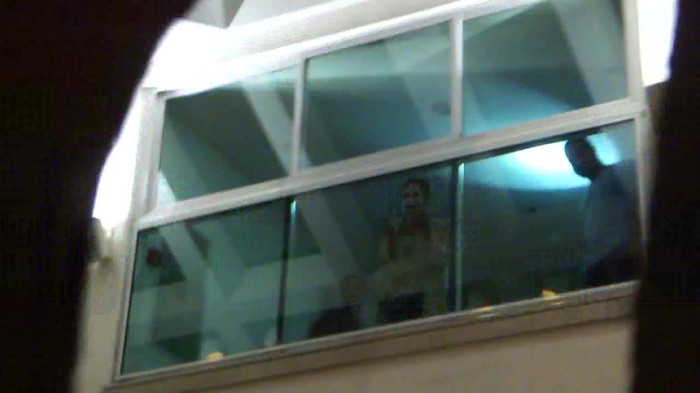 Demi  -  Sheraton Barra (523) - Demi - She Welcomes Fans From Hotel Balcony Part oo1