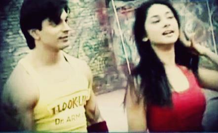 539659_342199385827958_114833878564511_936669_238043207_n - Jenny 3