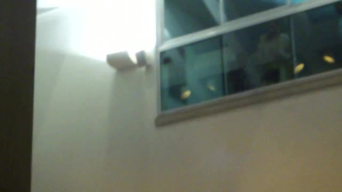 Demi  -  Sheraton Barra (1378) - Demi - She Welcomes Fans From Hotel Balcony Part oo2