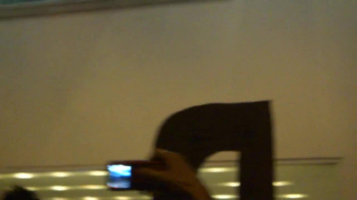 Demi  -  Sheraton Barra (1410) - Demi - She Welcomes Fans From Hotel Balcony Part oo2