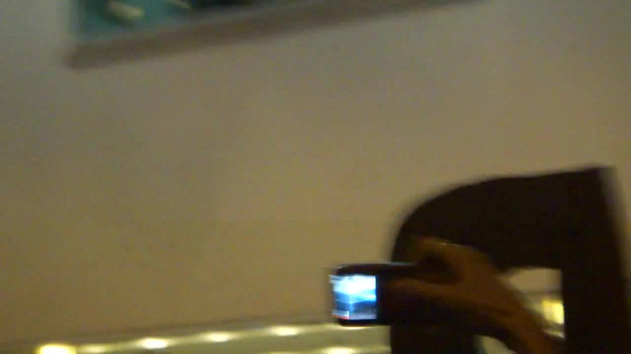 Demi  -  Sheraton Barra (1425) - Demi - She Welcomes Fans From Hotel Balcony Part oo2
