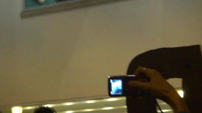 Demi  -  Sheraton Barra (1431) - Demi - She Welcomes Fans From Hotel Balcony Part oo2