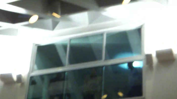 Demi  -  Sheraton Barra (1452) - Demi - She Welcomes Fans From Hotel Balcony Part oo2