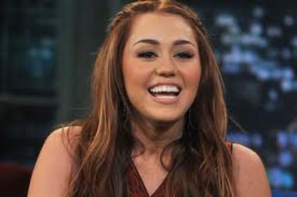 bv ash..urm este  brenda song