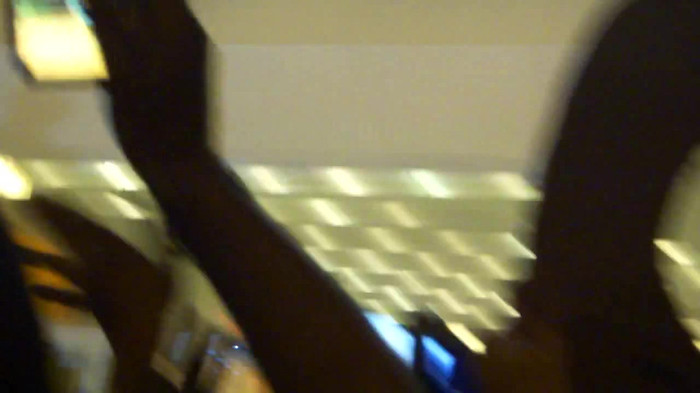 Demi  -  Sheraton Barra (1684) - Demi - She Welcomes Fans From Hotel Balcony Part oo3