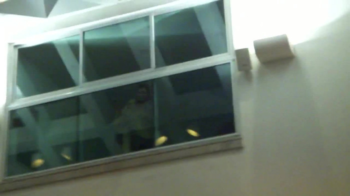 Demi  -  Sheraton Barra (1720) - Demi - She Welcomes Fans From Hotel Balcony Part oo3