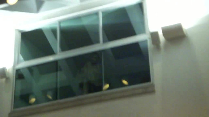Demi  -  Sheraton Barra (1722) - Demi - She Welcomes Fans From Hotel Balcony Part oo3