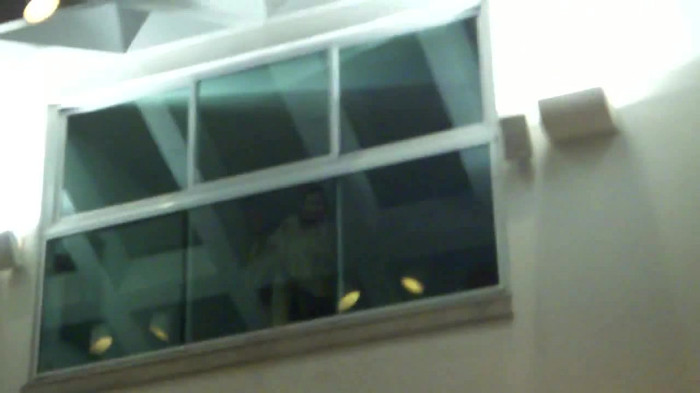 Demi  -  Sheraton Barra (1723) - Demi - She Welcomes Fans From Hotel Balcony Part oo3