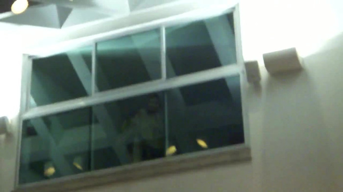 Demi  -  Sheraton Barra (1724) - Demi - She Welcomes Fans From Hotel Balcony Part oo3