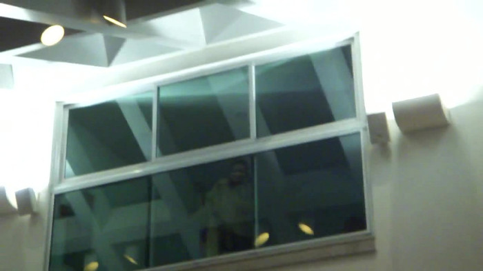 Demi  -  Sheraton Barra (1730) - Demi - She Welcomes Fans From Hotel Balcony Part oo3