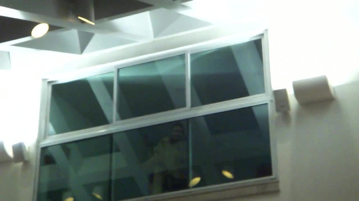 Demi  -  Sheraton Barra (1732) - Demi - She Welcomes Fans From Hotel Balcony Part oo3