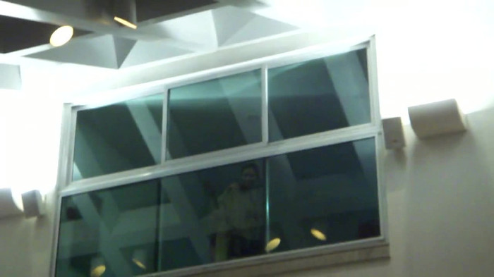 Demi  -  Sheraton Barra (1734) - Demi - She Welcomes Fans From Hotel Balcony Part oo3