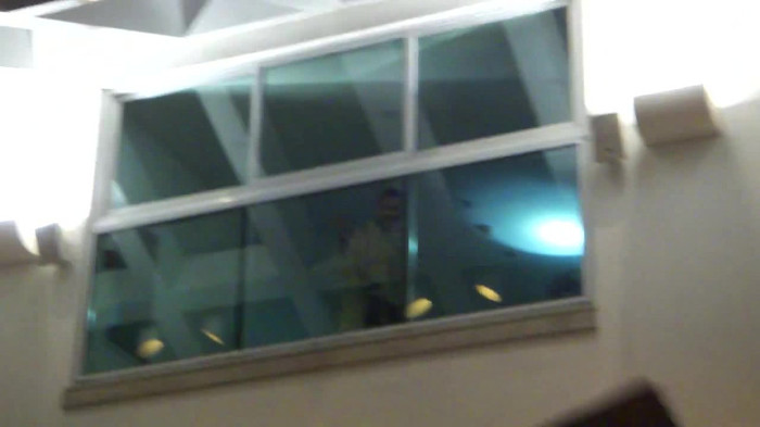 Demi  -  Sheraton Barra (1772) - Demi - She Welcomes Fans From Hotel Balcony Part oo3