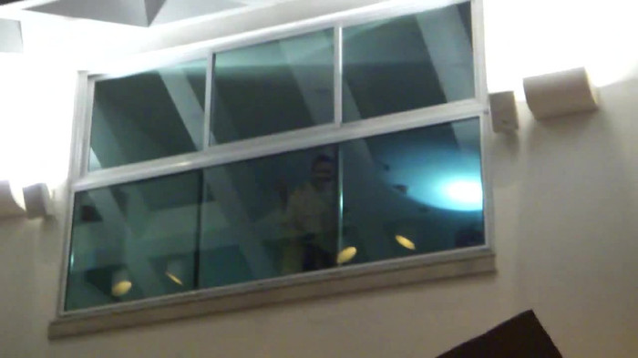 Demi  -  Sheraton Barra (1773) - Demi - She Welcomes Fans From Hotel Balcony Part oo3