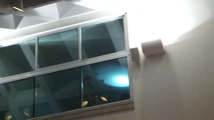 Demi  -  Sheraton Barra (1817) - Demi - She Welcomes Fans From Hotel Balcony Part oo3