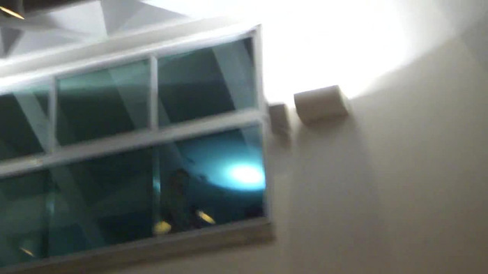 Demi  -  Sheraton Barra (1827) - Demi - She Welcomes Fans From Hotel Balcony Part oo3