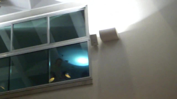 Demi  -  Sheraton Barra (1830) - Demi - She Welcomes Fans From Hotel Balcony Part oo3