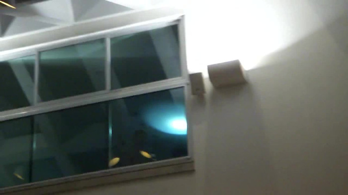 Demi  -  Sheraton Barra (1861) - Demi - She Welcomes Fans From Hotel Balcony Part oo3