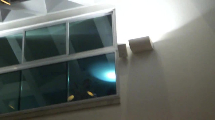 Demi  -  Sheraton Barra (1862) - Demi - She Welcomes Fans From Hotel Balcony Part oo3