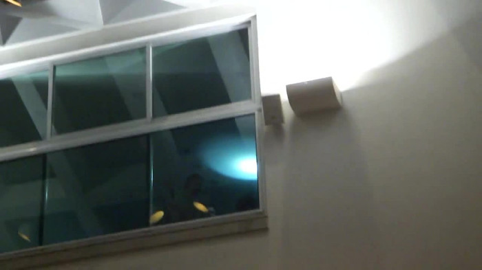 Demi  -  Sheraton Barra (1863) - Demi - She Welcomes Fans From Hotel Balcony Part oo3