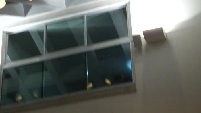 Demi  -  Sheraton Barra (1895) - Demi - She Welcomes Fans From Hotel Balcony Part oo3