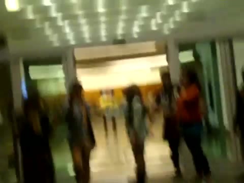 Demi Dançando Na Porta Do Hotel RJ 295