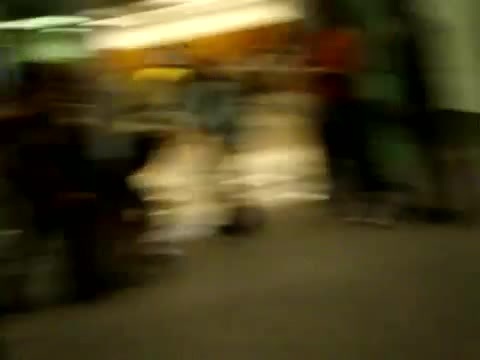 Demi Dançando Na Porta Do Hotel RJ 377
