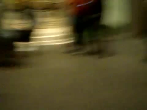 Demi Dançando Na Porta Do Hotel RJ 395 - Demi - Dance in the hotel lobby