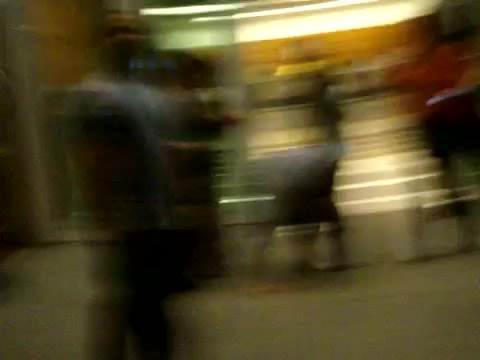 Demi Dançando Na Porta Do Hotel RJ 421