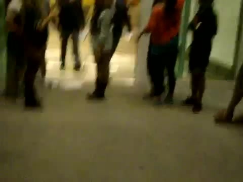 Demi Dançando Na Porta Do Hotel RJ 649